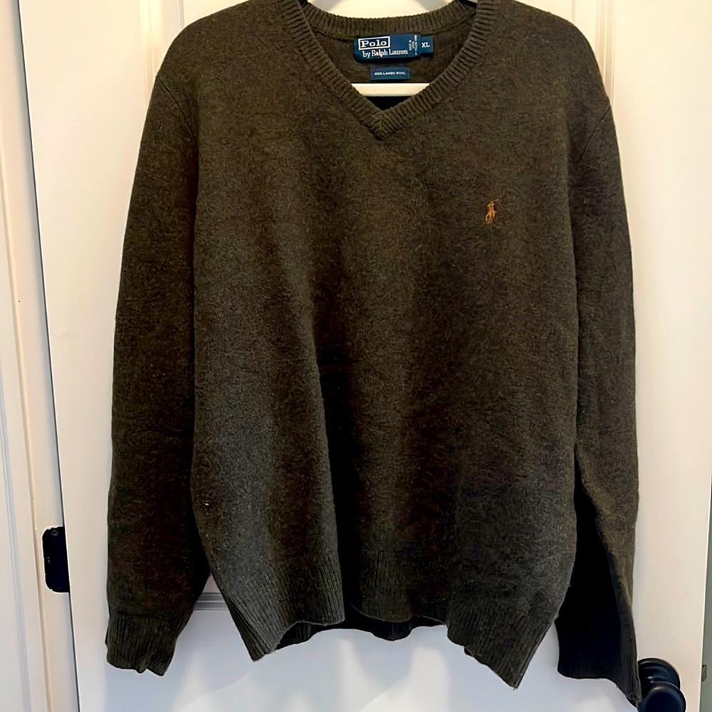 Polo Ralph Lauren lambs wool sweater. Great condition.